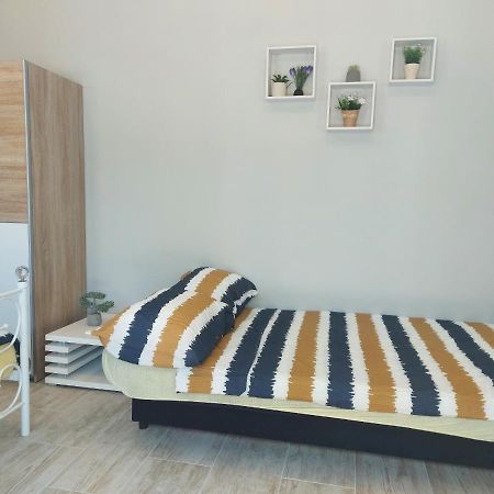 Studio apartman Palmira Liznjan Bagian luar foto