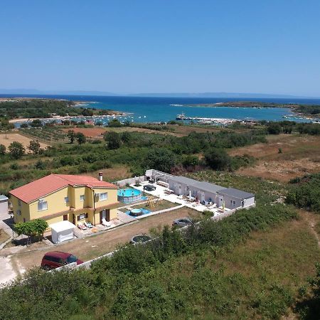 Studio apartman Palmira Liznjan Bagian luar foto