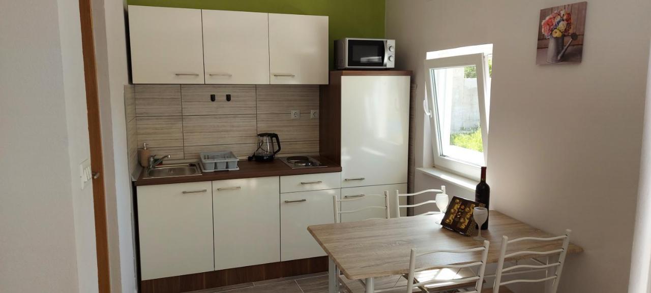Studio apartman Palmira Liznjan Bagian luar foto