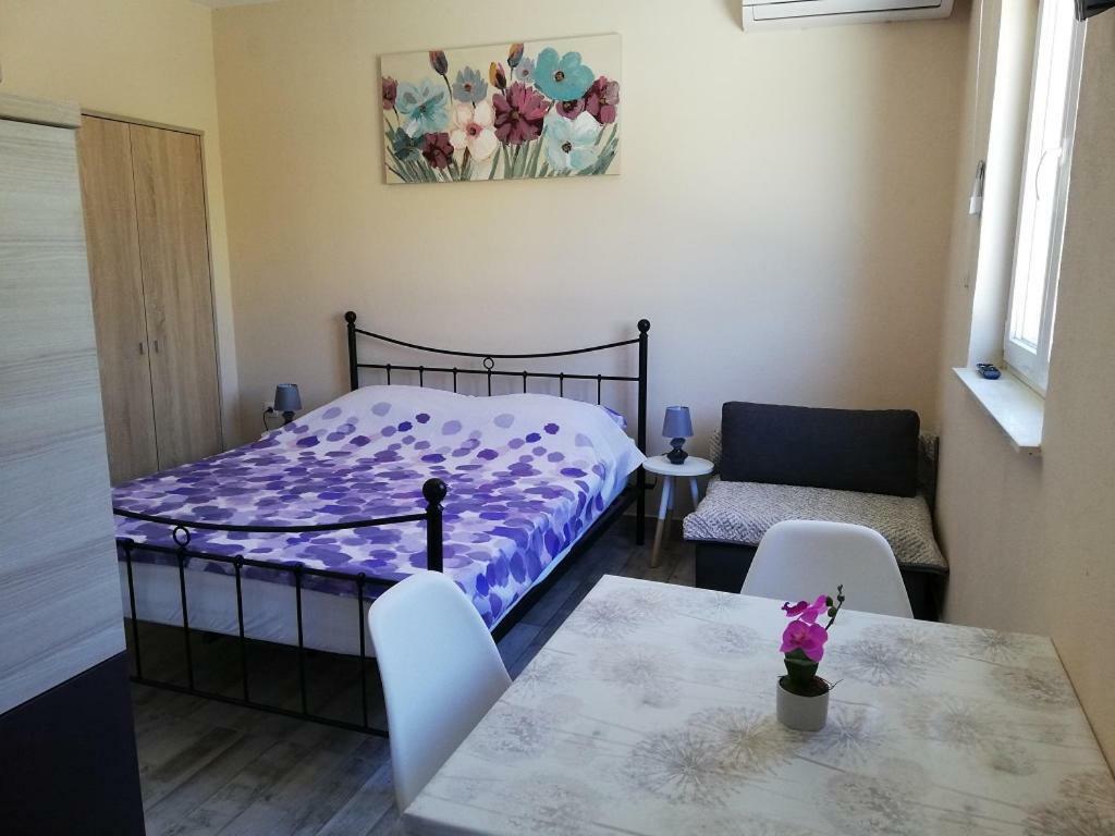 Studio apartman Palmira Liznjan Bagian luar foto