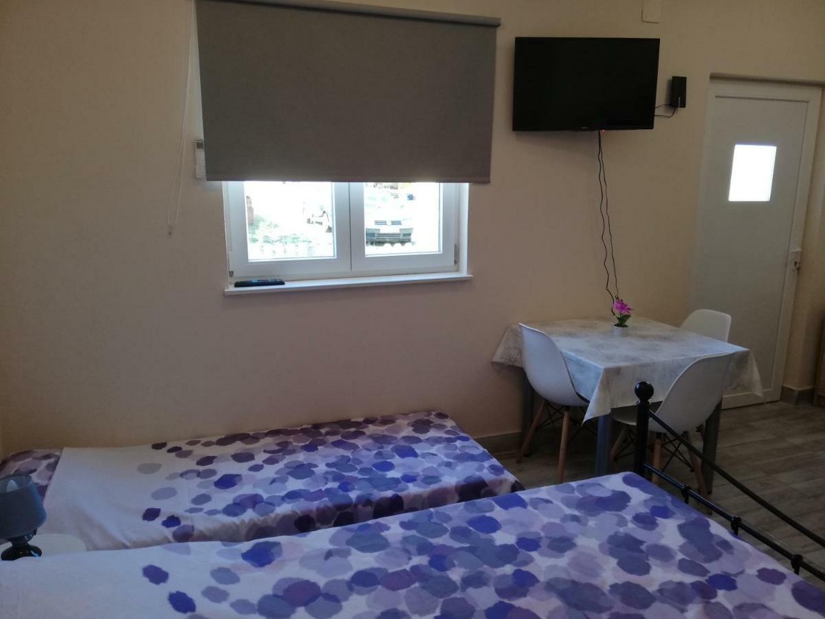 Studio apartman Palmira Liznjan Bagian luar foto